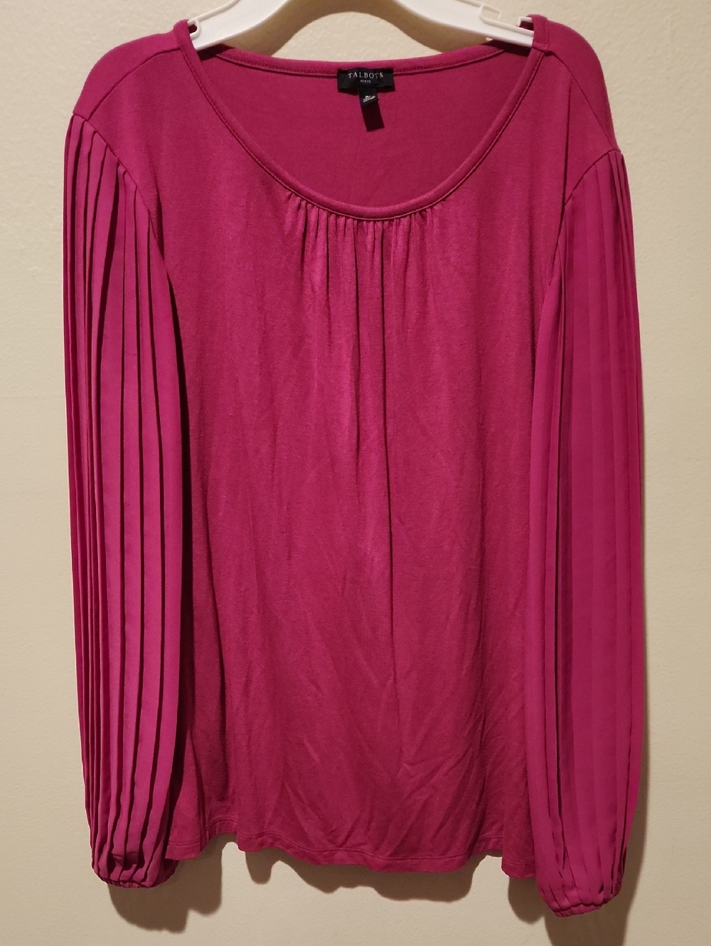 ❤️ TALBOTS PLEATED SLEEVE MAGENTA CREW NECK TOP, MP (MEDIUM PETITE) - Picture 2 of 8